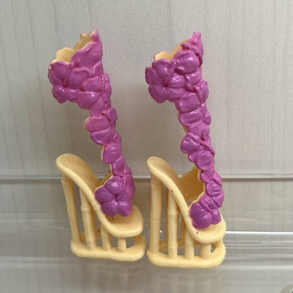 Monster High SPECTRA VONDERGEIST GHOULS GETAWAY REPLACEMENT shoes flowers heels - Picture 2 of 6